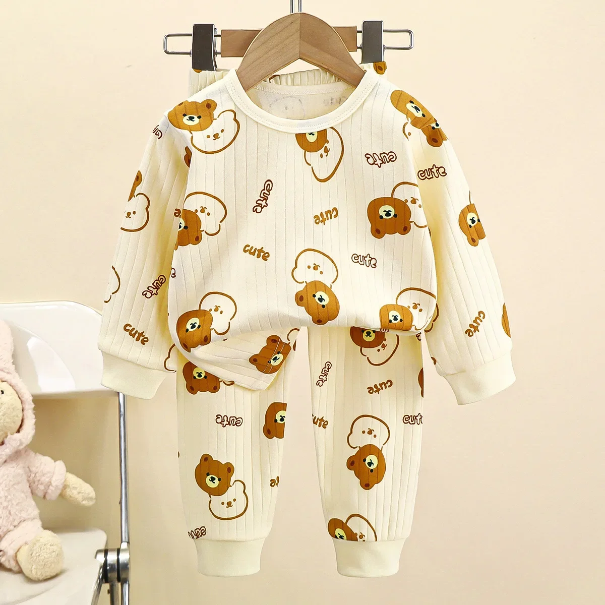 طقم تيشيرت وسراويل بأكمام طويل - مراجعة Baby Sleep Suit وسعره