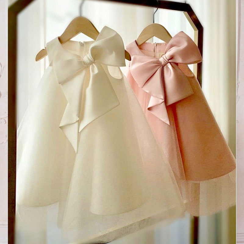 فستان بناتي صيفي بفيونكة كبيرة - مراجعة Baby Clothing Essentials وسعره